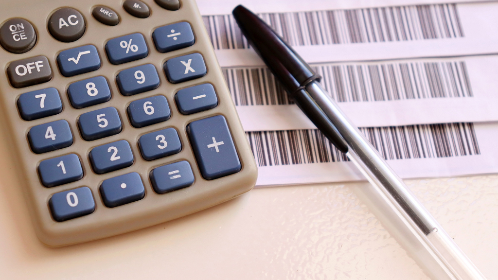 ilustração de cobrança indevida de serviço não contratado